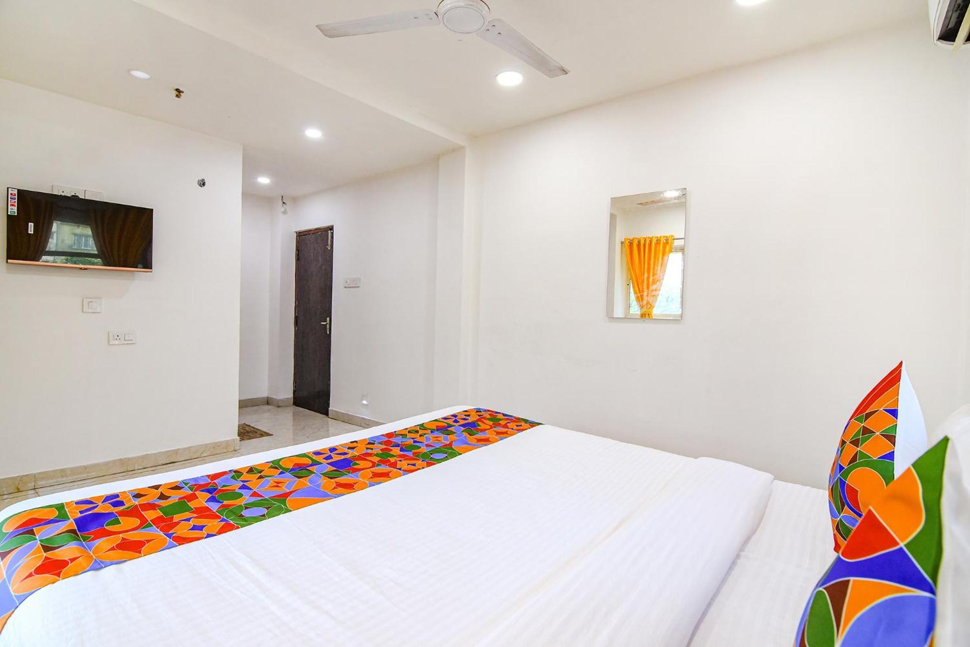 Hotel Fabhotel Grand Hazra Inn - Nr Ballygunge Station