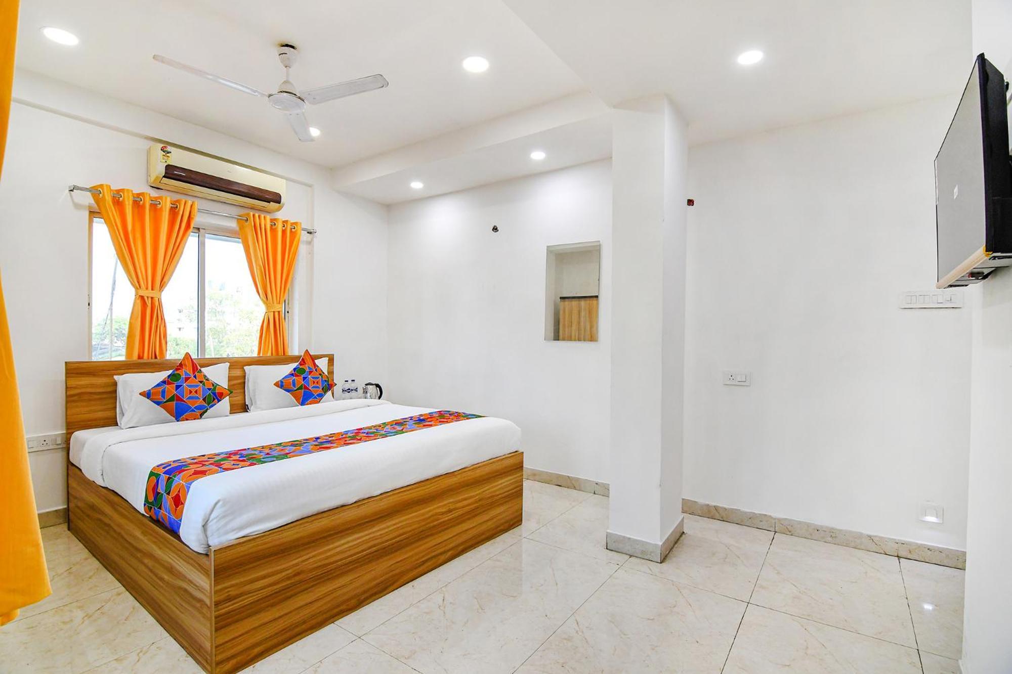 Hotel Fabhotel Grand Hazra Inn - Nr Ballygunge Station Kolkata