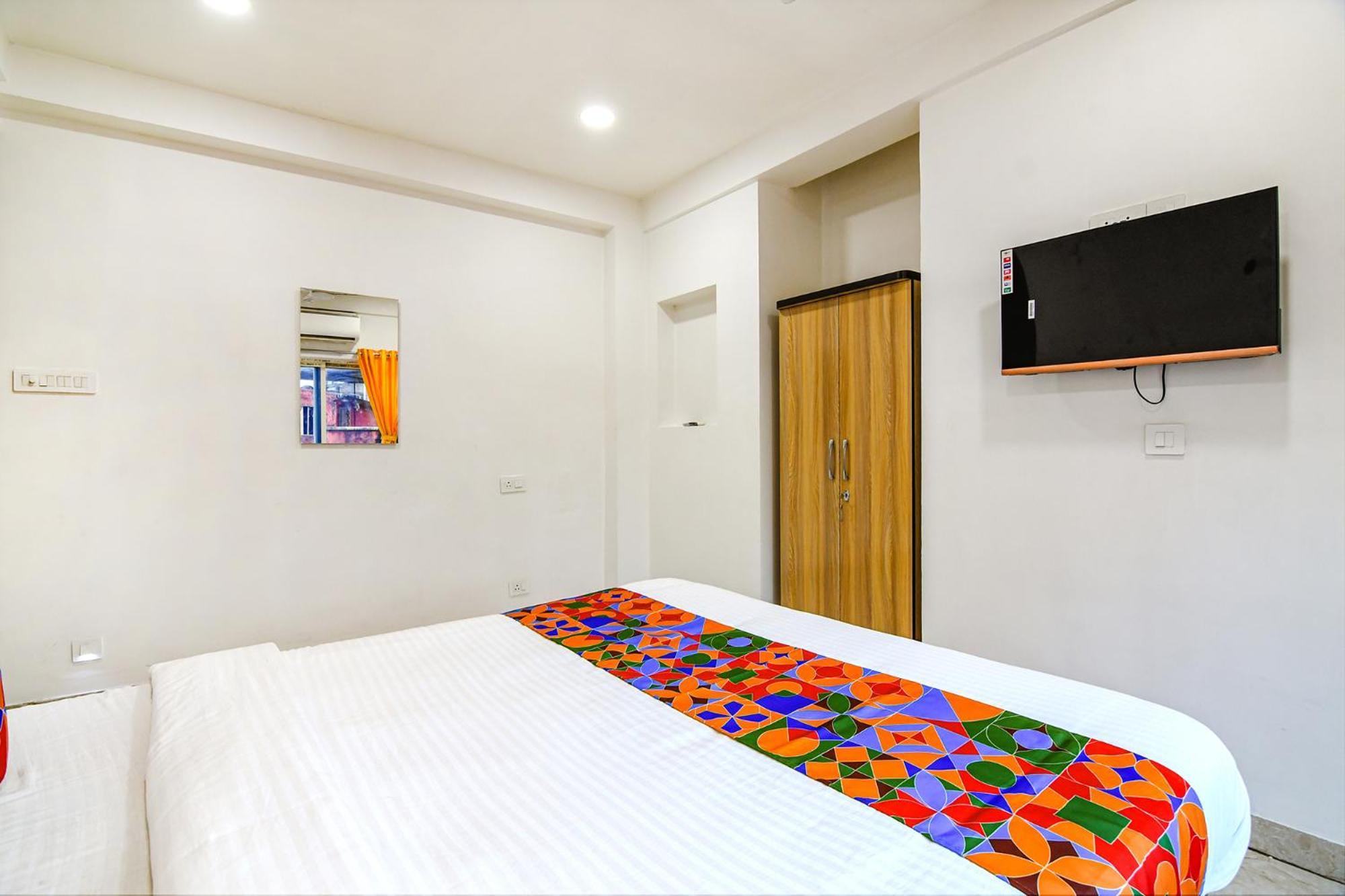 Hotel Fabhotel Grand Hazra Inn - Nr Ballygunge Station Kolkata
